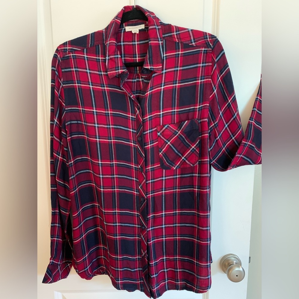 NWOT women’s plaid rayon blouse